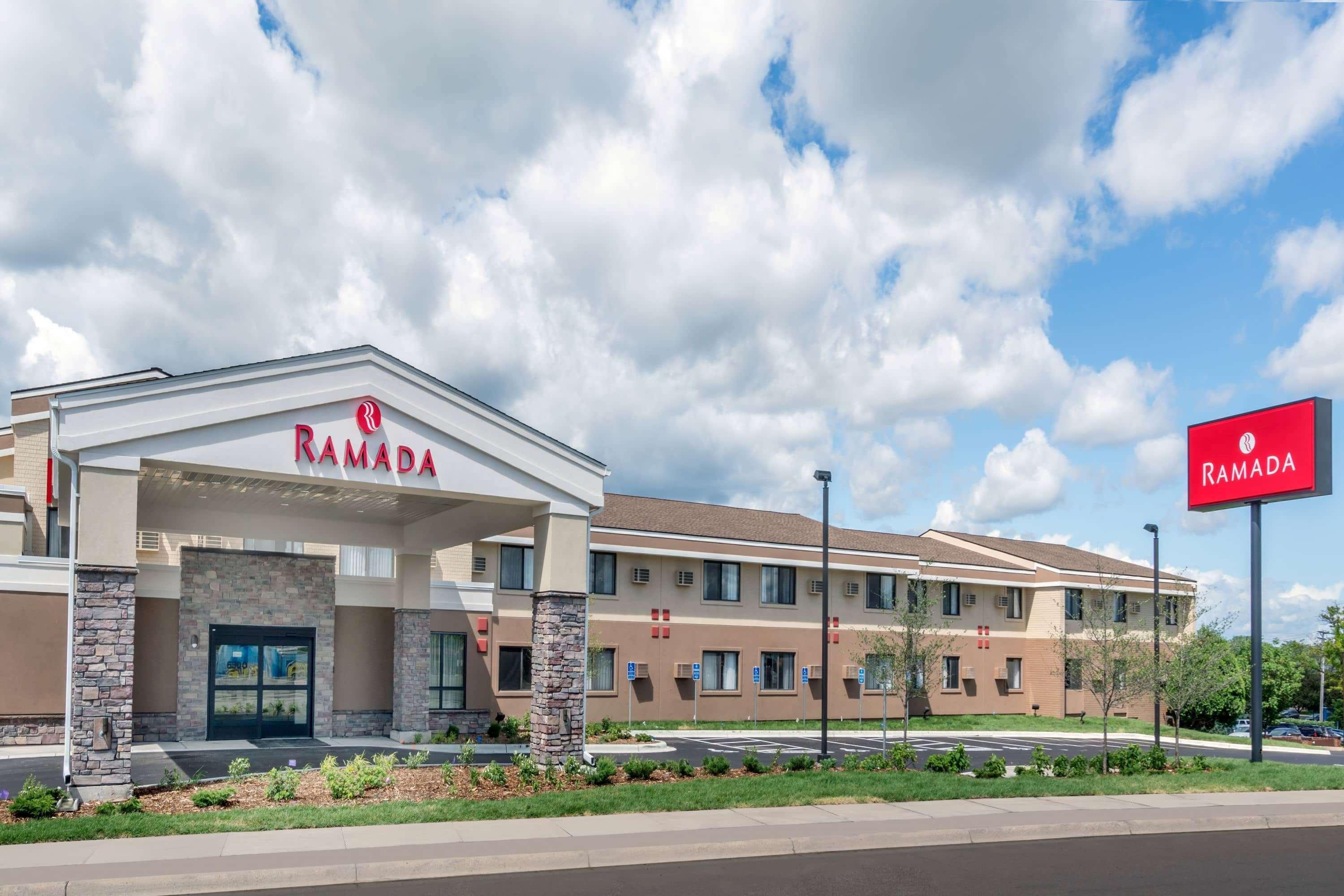 Ramada By Wyndham Minneapolis Golden Valley Экстерьер фото