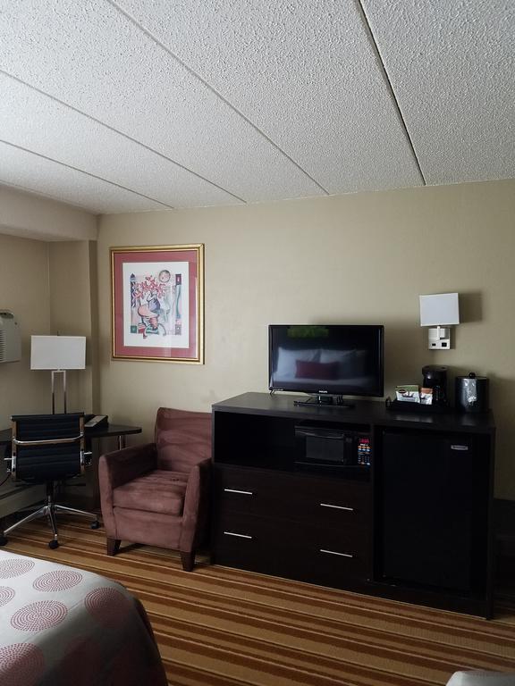 Ramada By Wyndham Minneapolis Golden Valley Экстерьер фото